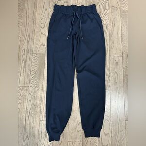 Lululemon on the fly joggers